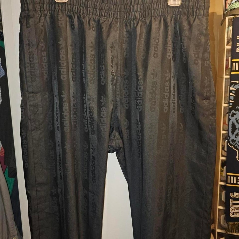 Adidas Nylon Joggers Mens XL Black Monogram Lined Zipper Pockets Excellent